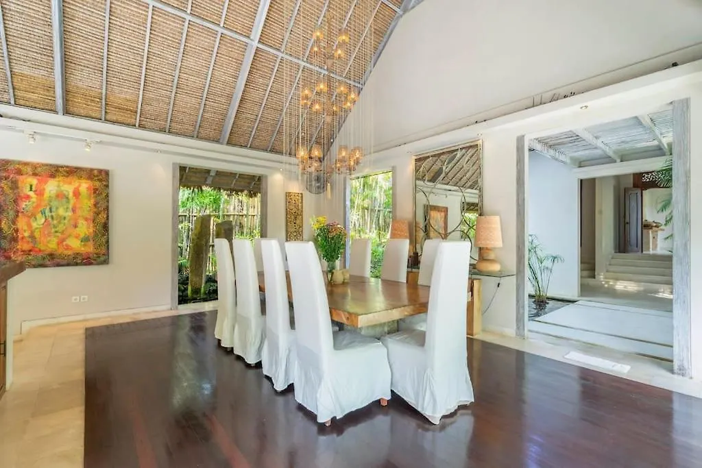 4Br Villa With Large Pool At Seminyak Beach