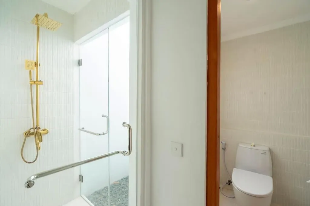 4Br Villa With Large Pool At Seminyak Beach  سمينياك