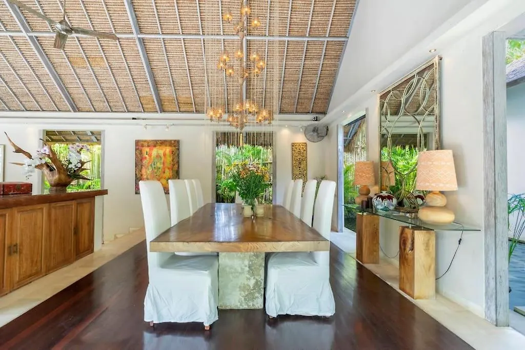 4Br Villa With Large Pool At Seminyak Beach 0*, سمينياك