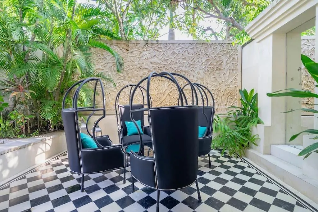 4Br Villa With Large Pool At Seminyak Beach